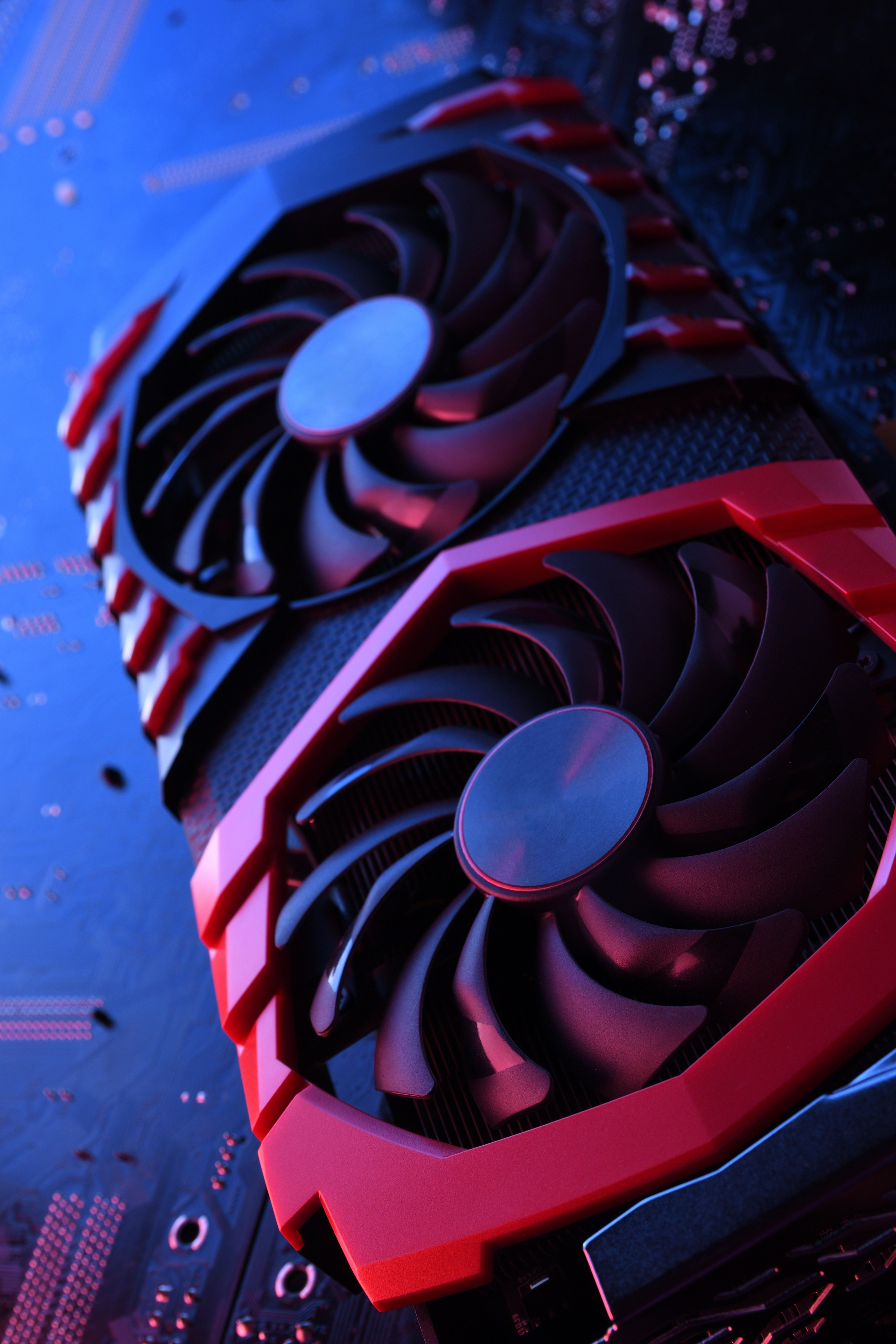 Melhor empresa para alugar GPU para inferência de LLM
